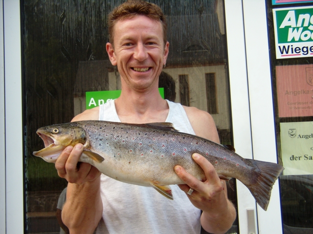 Mike Hengst -  Bachforelle 
 58 cm 
 2,750 kg 
 Ausgleichbecken Eichicht 
 Spinner 
 26.08.2011 